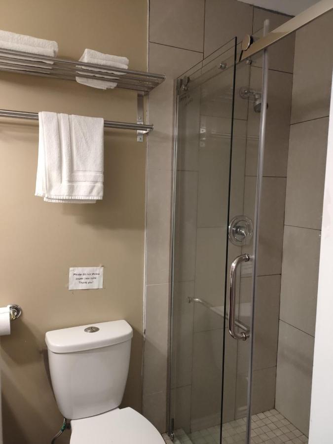 Semi Centre House Hotel ไวท์ร็อค ภายนอก รูปภาพ