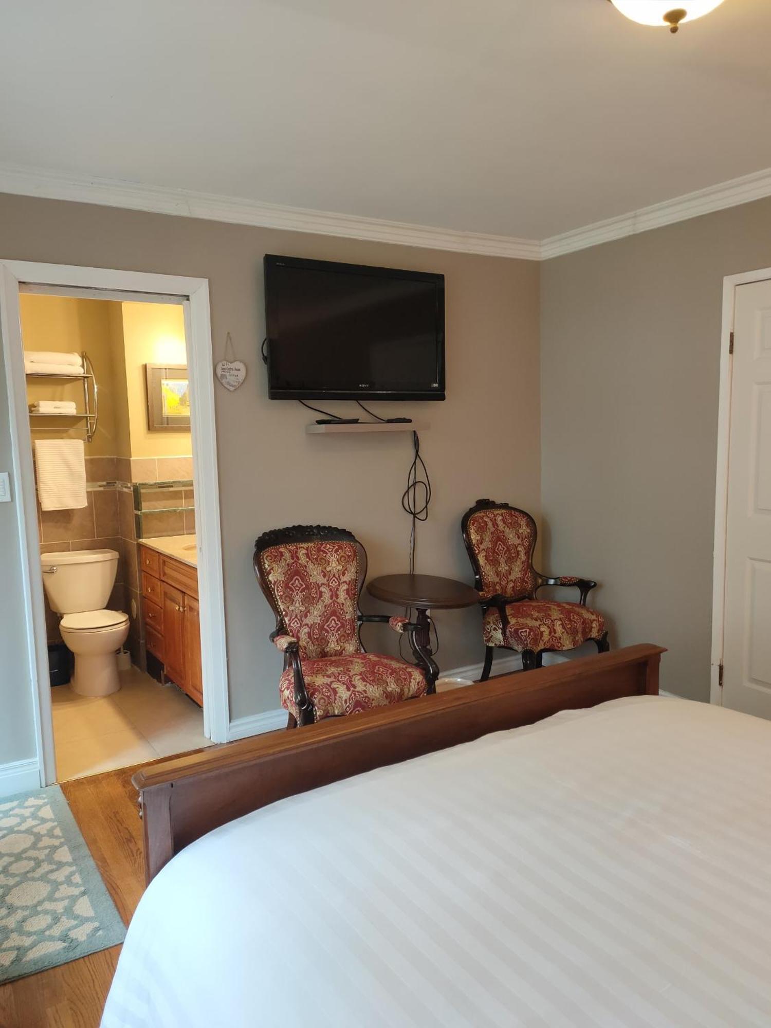 Semi Centre House Hotel ไวท์ร็อค ภายนอก รูปภาพ