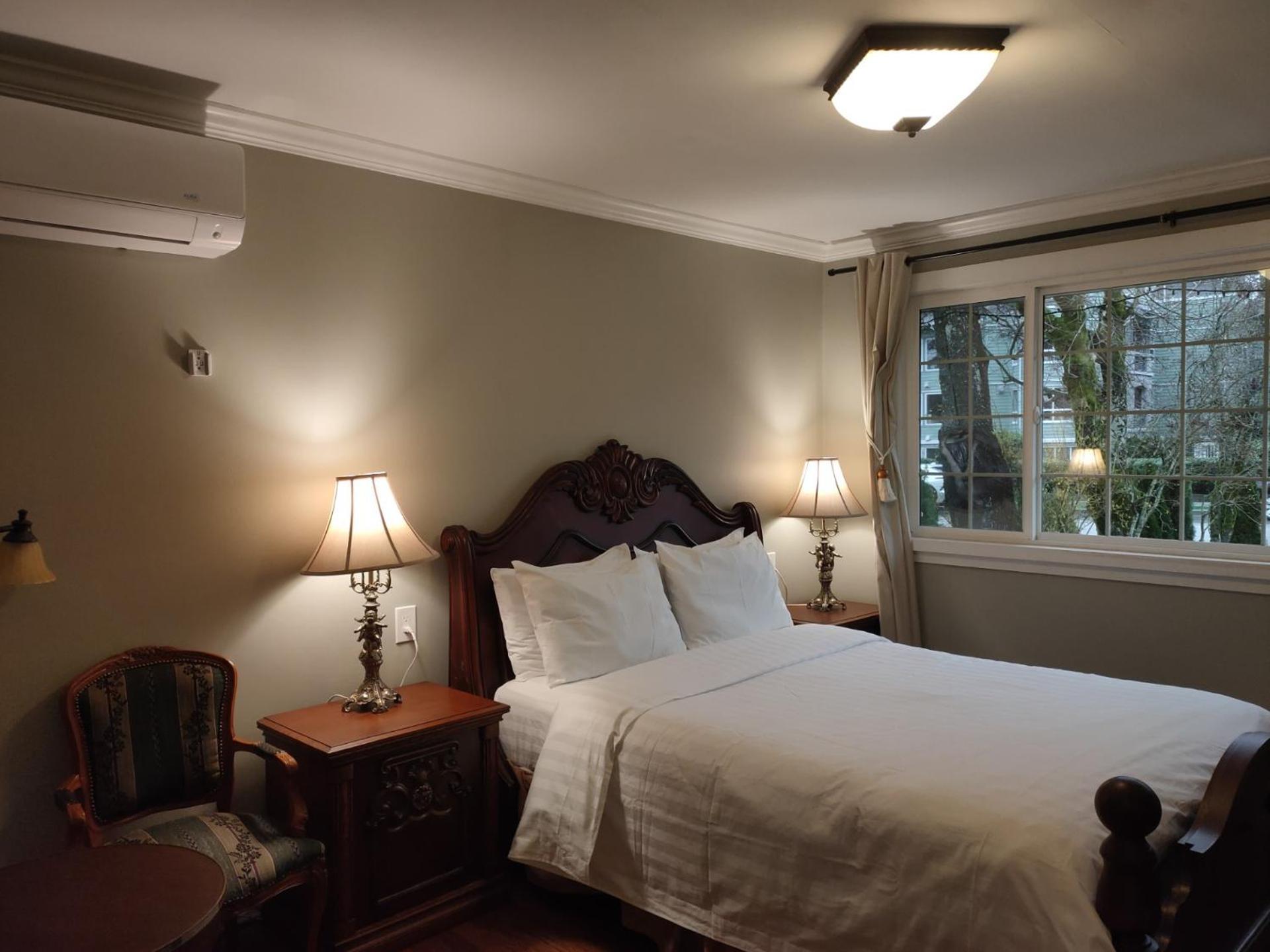 Semi Centre House Hotel ไวท์ร็อค ภายนอก รูปภาพ